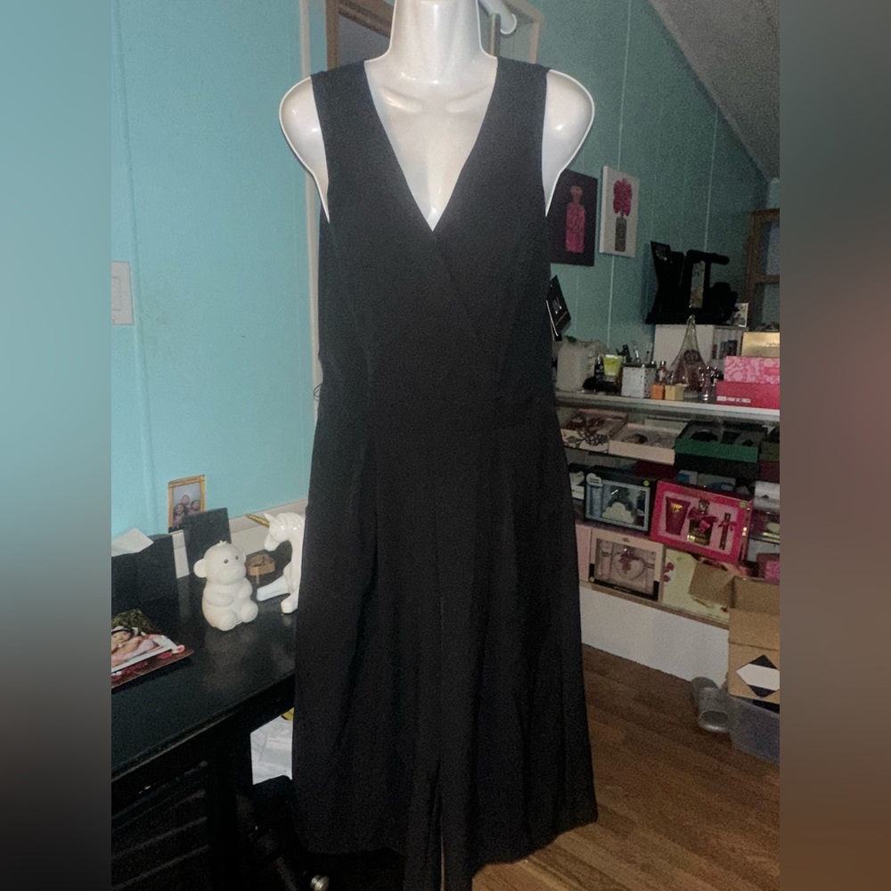 I.N. San Francisco Black V-Neck Midi Dress